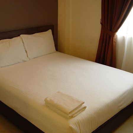 Jb City Hotel Johor Bahru Room photo